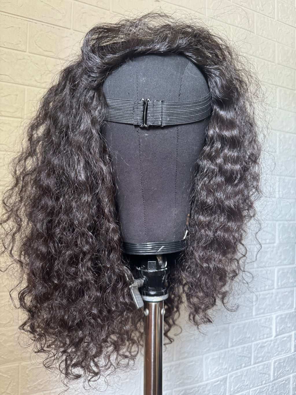 Halfwig: Loose Curly | Luxe
