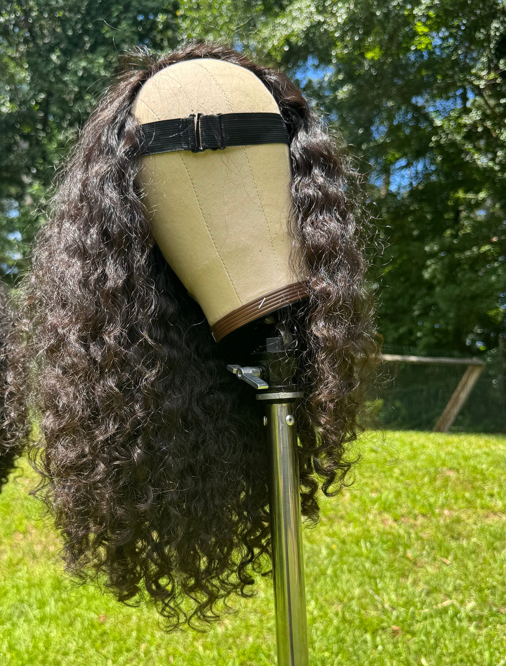 Halfwig: Loose Curly | Luxe