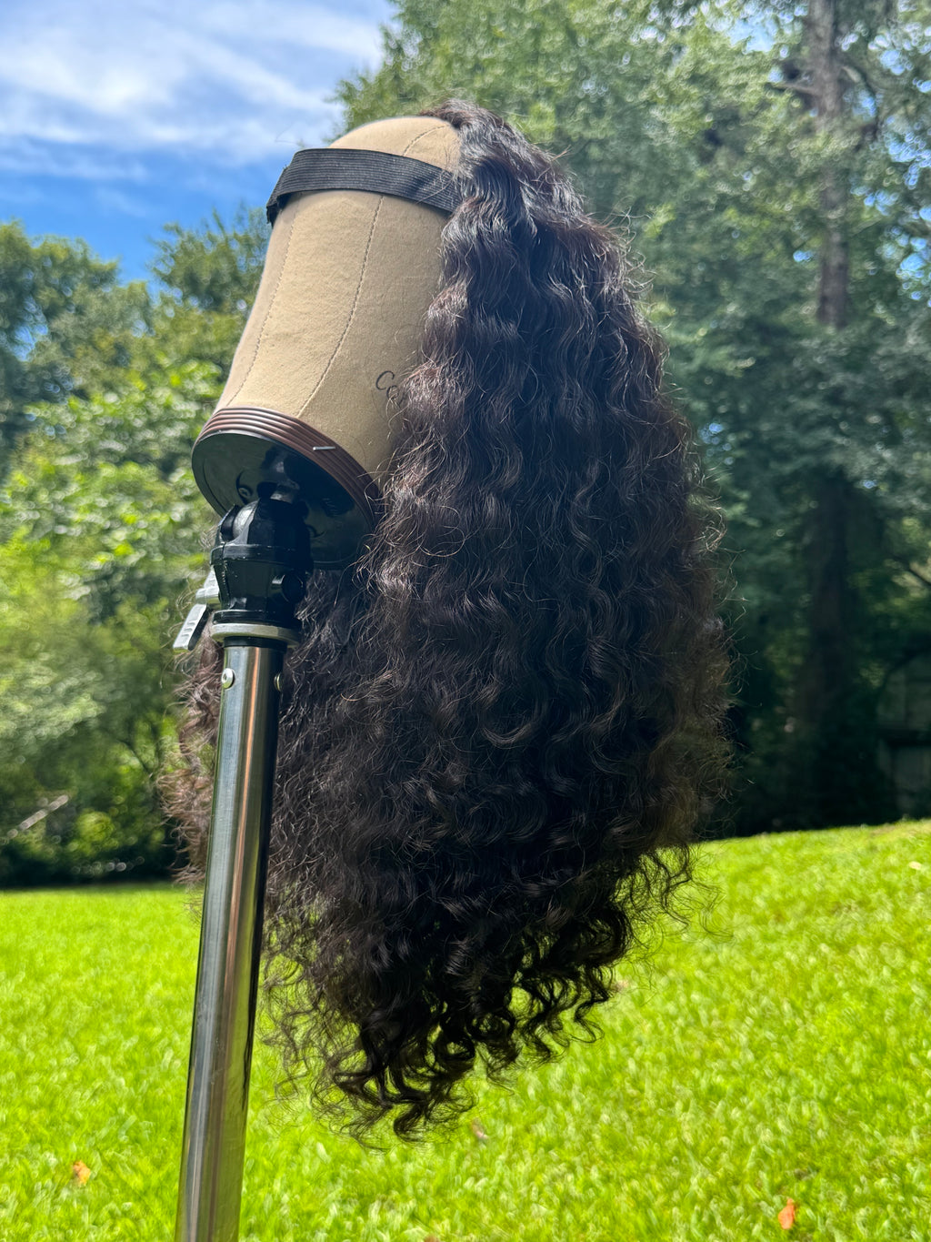 Halfwig: Loose Curly | Luxe