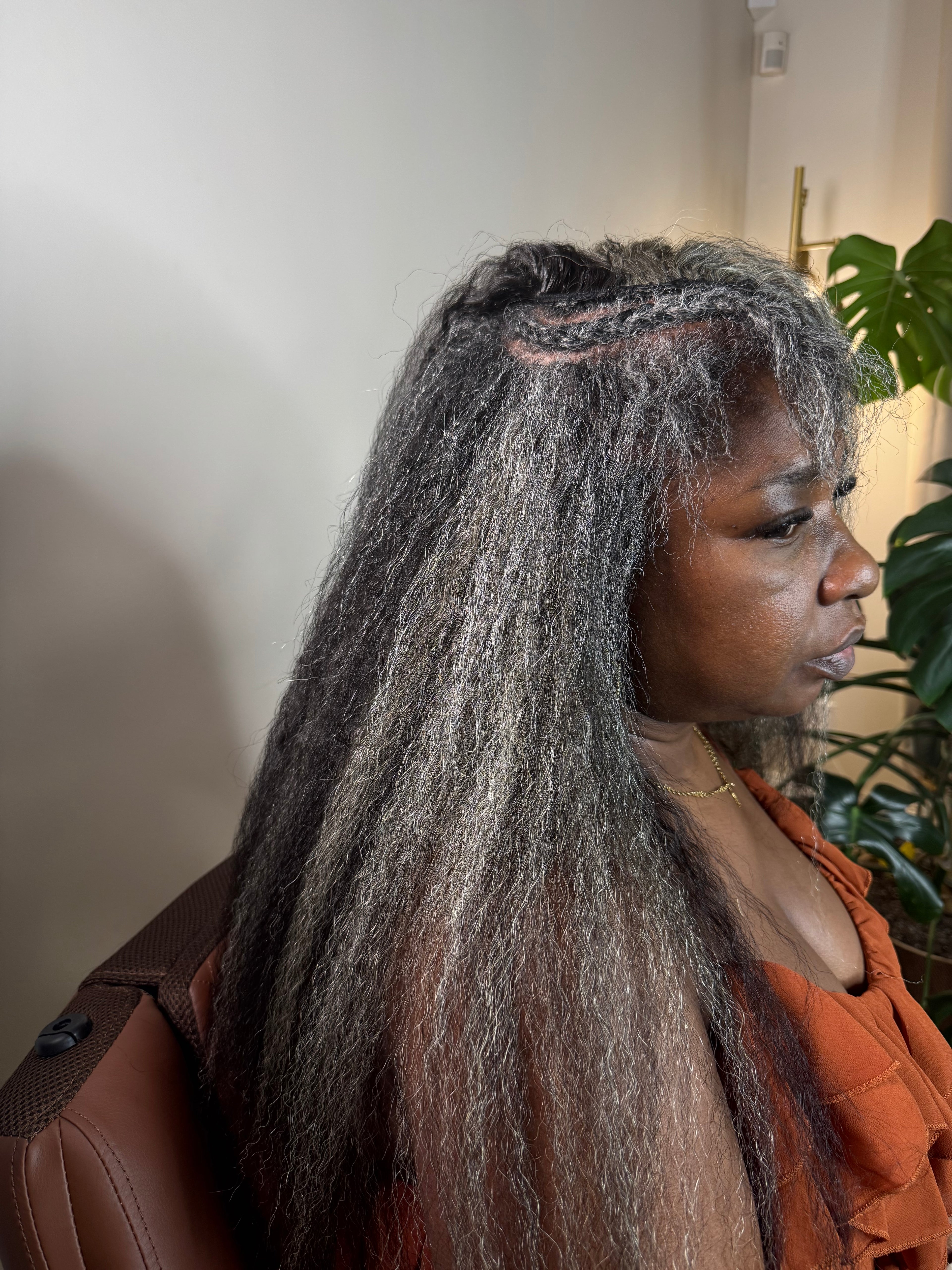 Kinky Straight | Gray